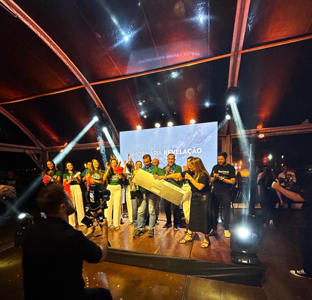 Noite dos campeões | Melnick e Arcádia: premiação diante da excelência no resultado das vendas.